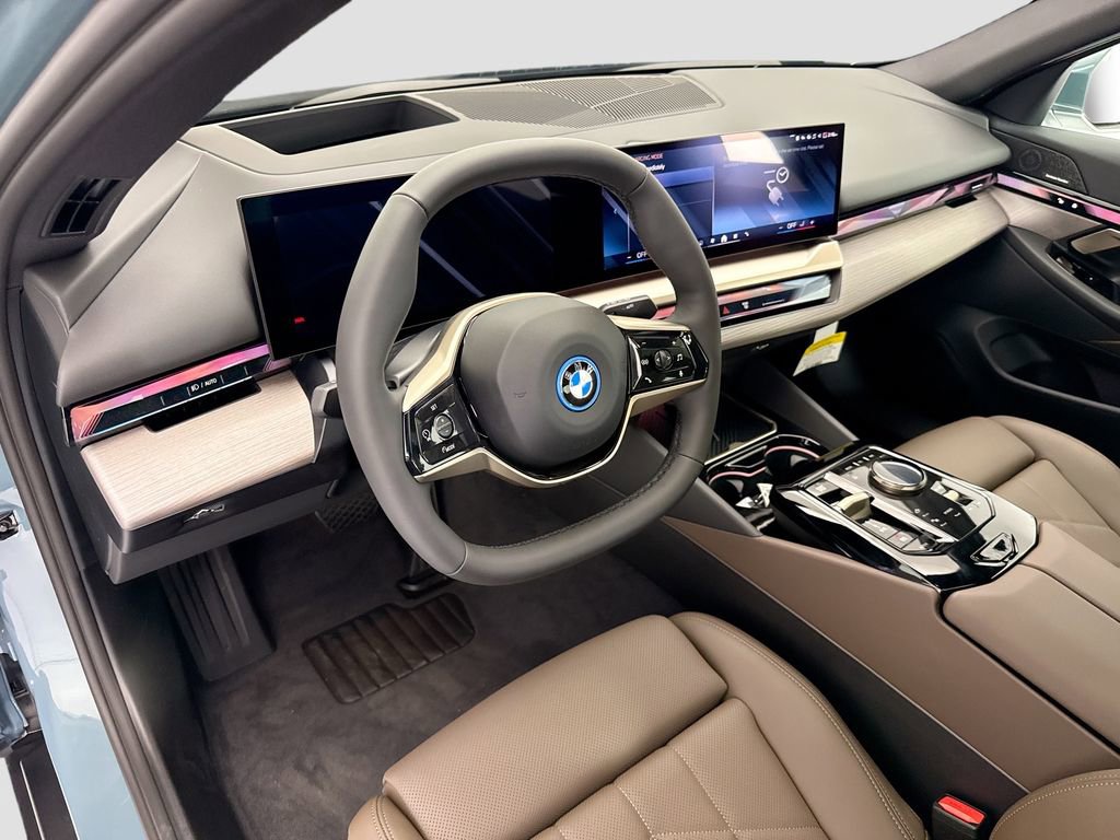 New 2026 BMW i5 eDrive40 w/ Premium Package image 9