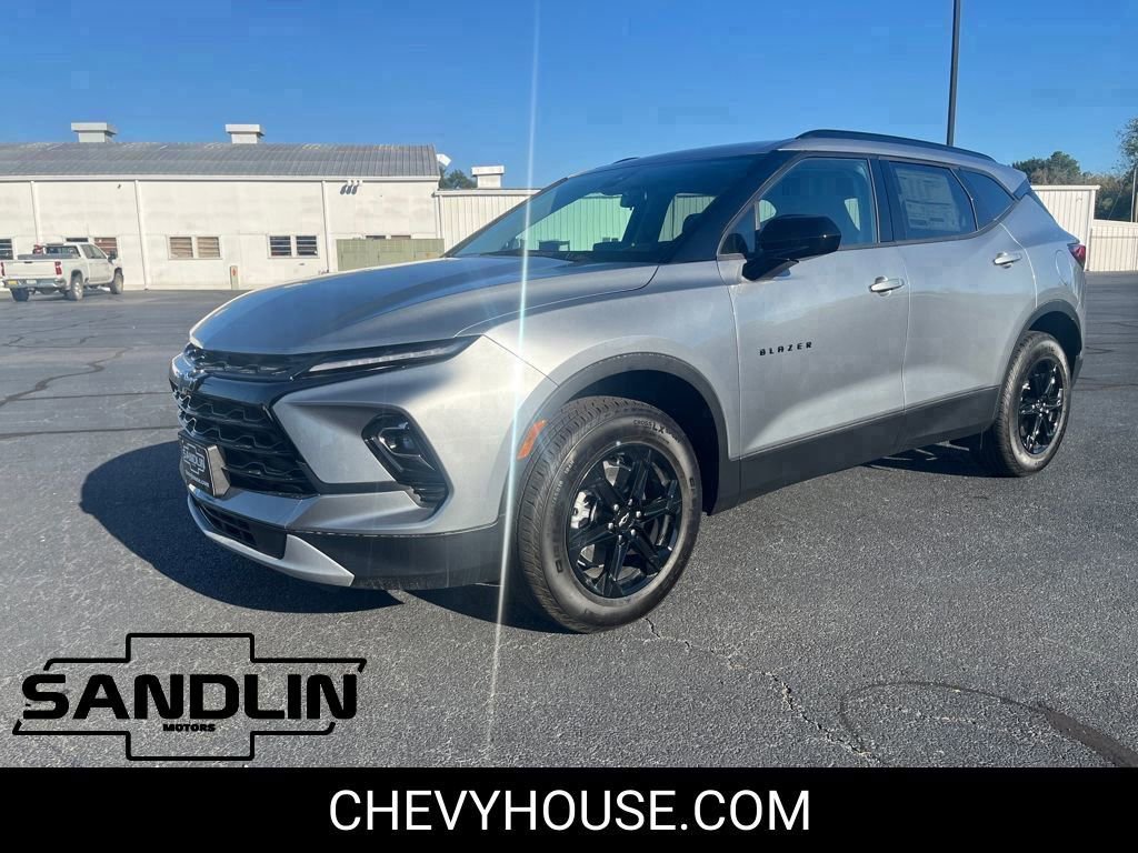 New 2025 Chevrolet Blazer LT w/ Midnight/Sport Edition FWD image 4