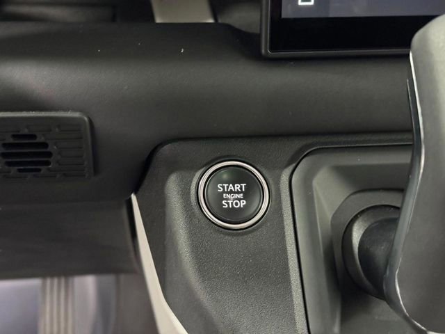 Used 2025 Land Rover Defender 110 S image 29