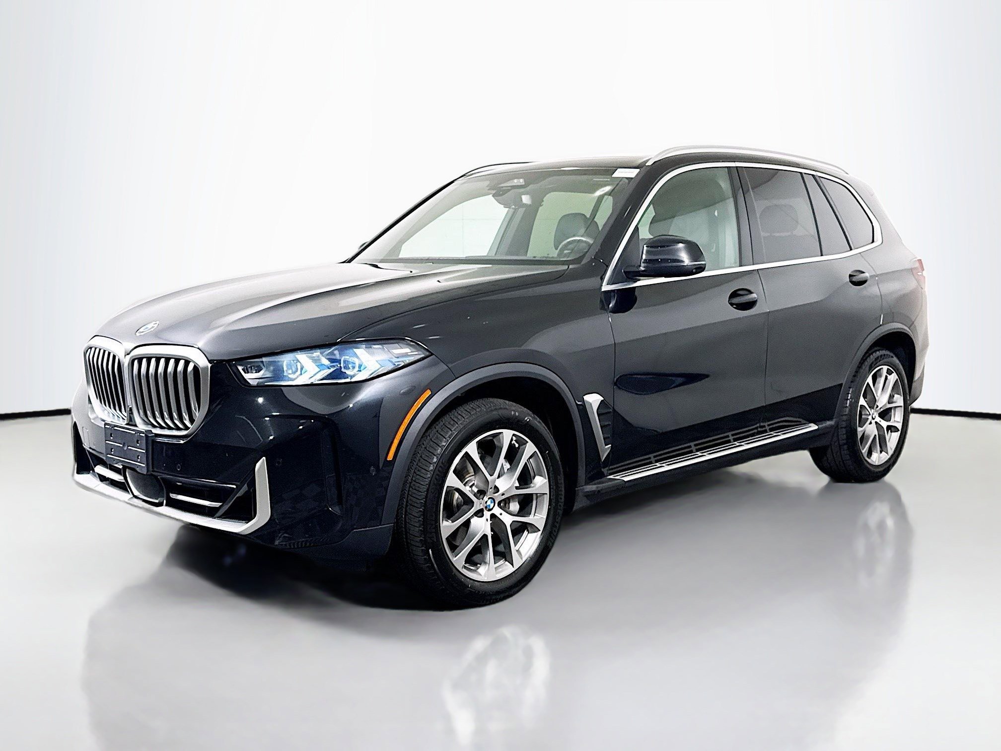 Used 2024 BMW X5 sDrive40i RWD image 2
