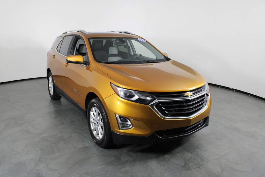 Used 2018 Chevrolet Equinox LT w/ Sun & Infotainment Package FWD image 4
