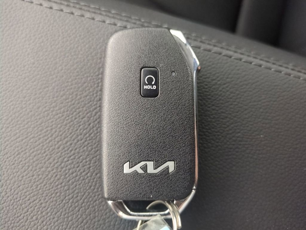 Used 2024 Kia Sportage EX image 37