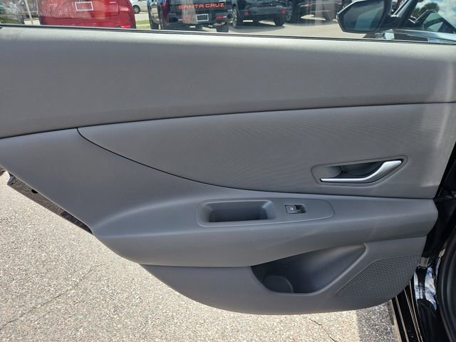 Used 2022 Hyundai Elantra SEL w/ Convenience + Premium Package FWD image 13