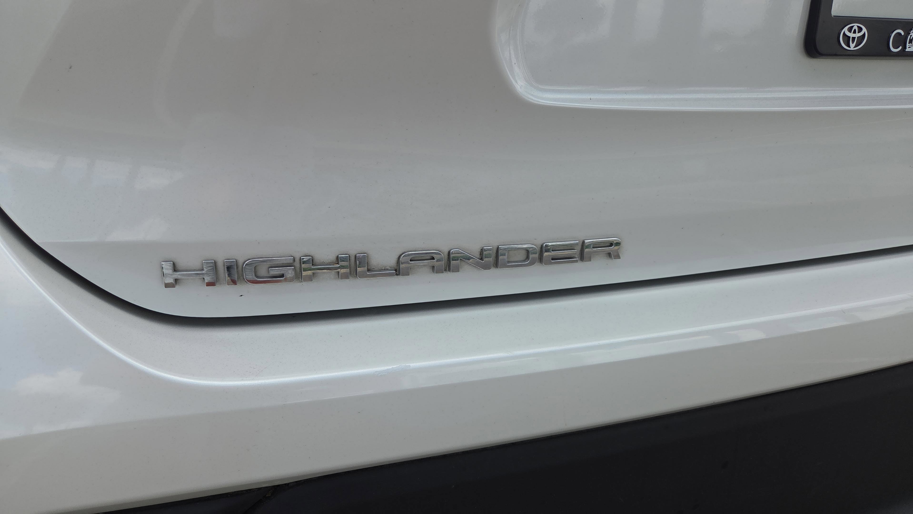 Certified 2024 Toyota Highlander XLE FWD image 34