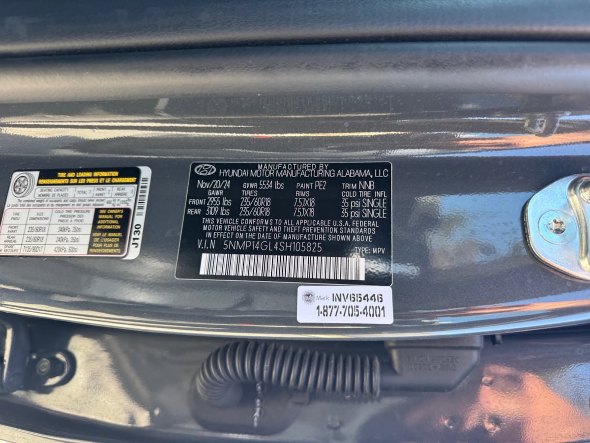 Used 2025 Hyundai Santa Fe SE FWD image 21