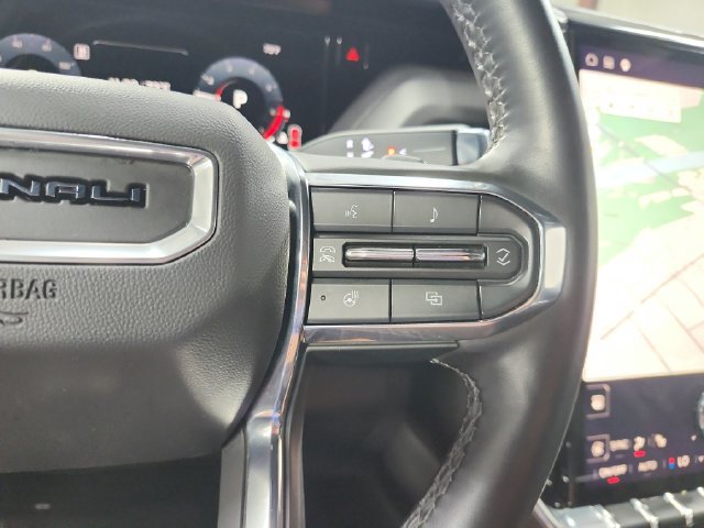 Used 2025 GMC Yukon Denali AWD/4WD image 23