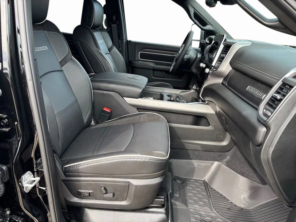 New 2026 RAM 3500 Laramie AWD/4WD image 17