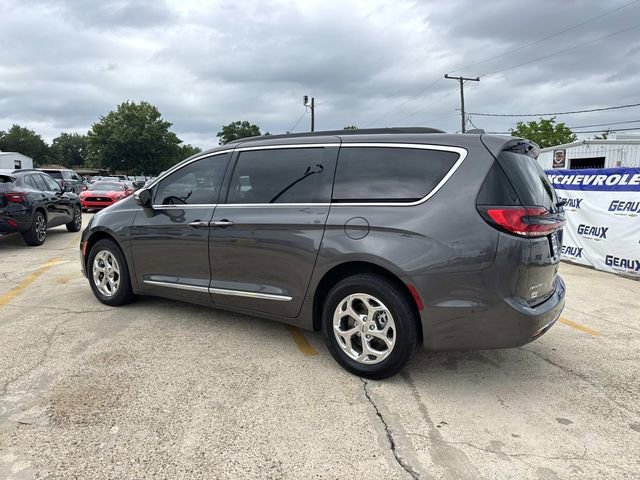 Used 2022 Chrysler Pacifica Limited AWD/4WD image 15