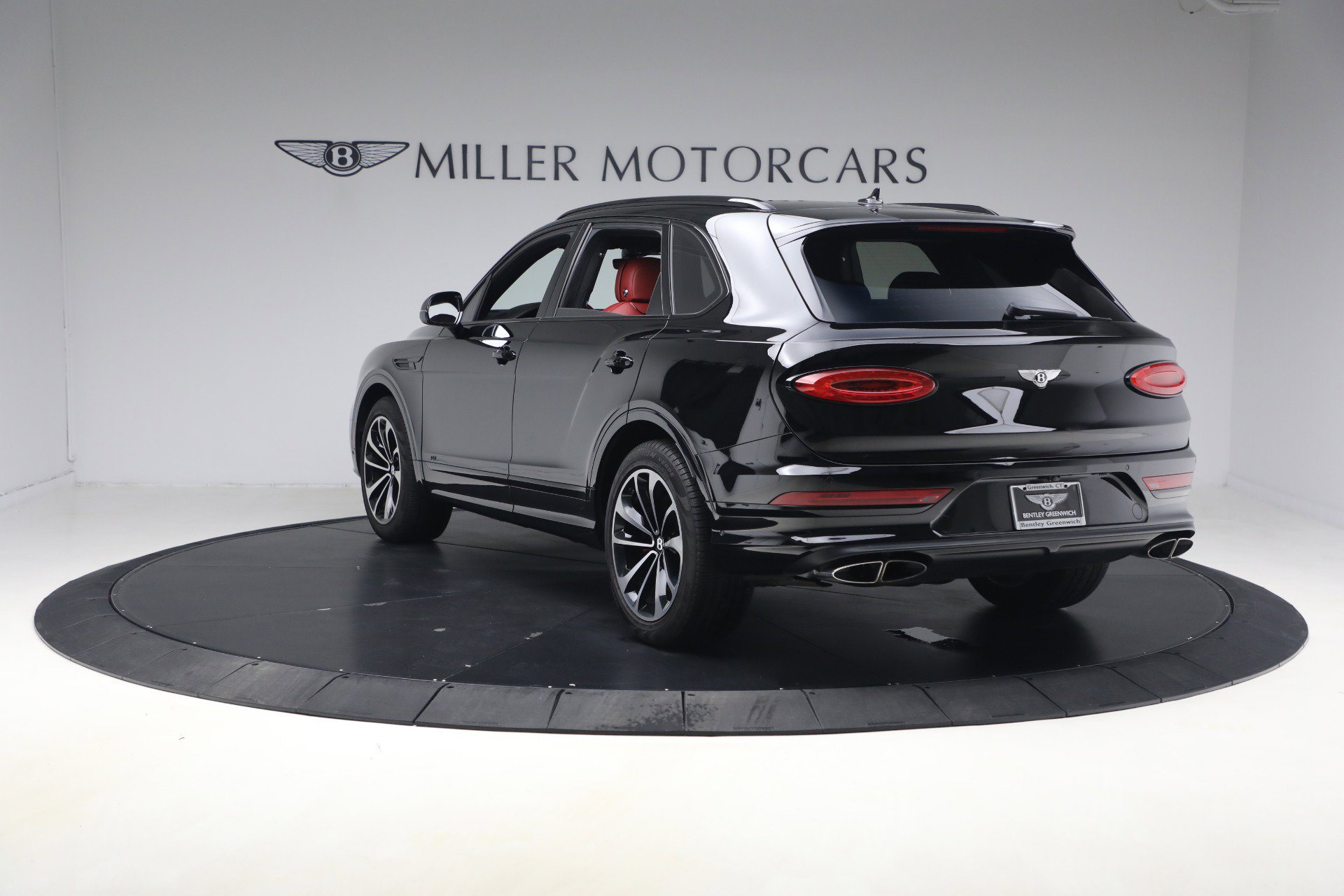 Used 2022 Bentley Bentayga image 5