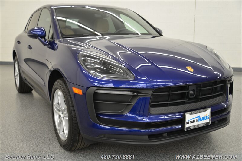 Used 2023 Porsche Macan AWD/4WD image 6