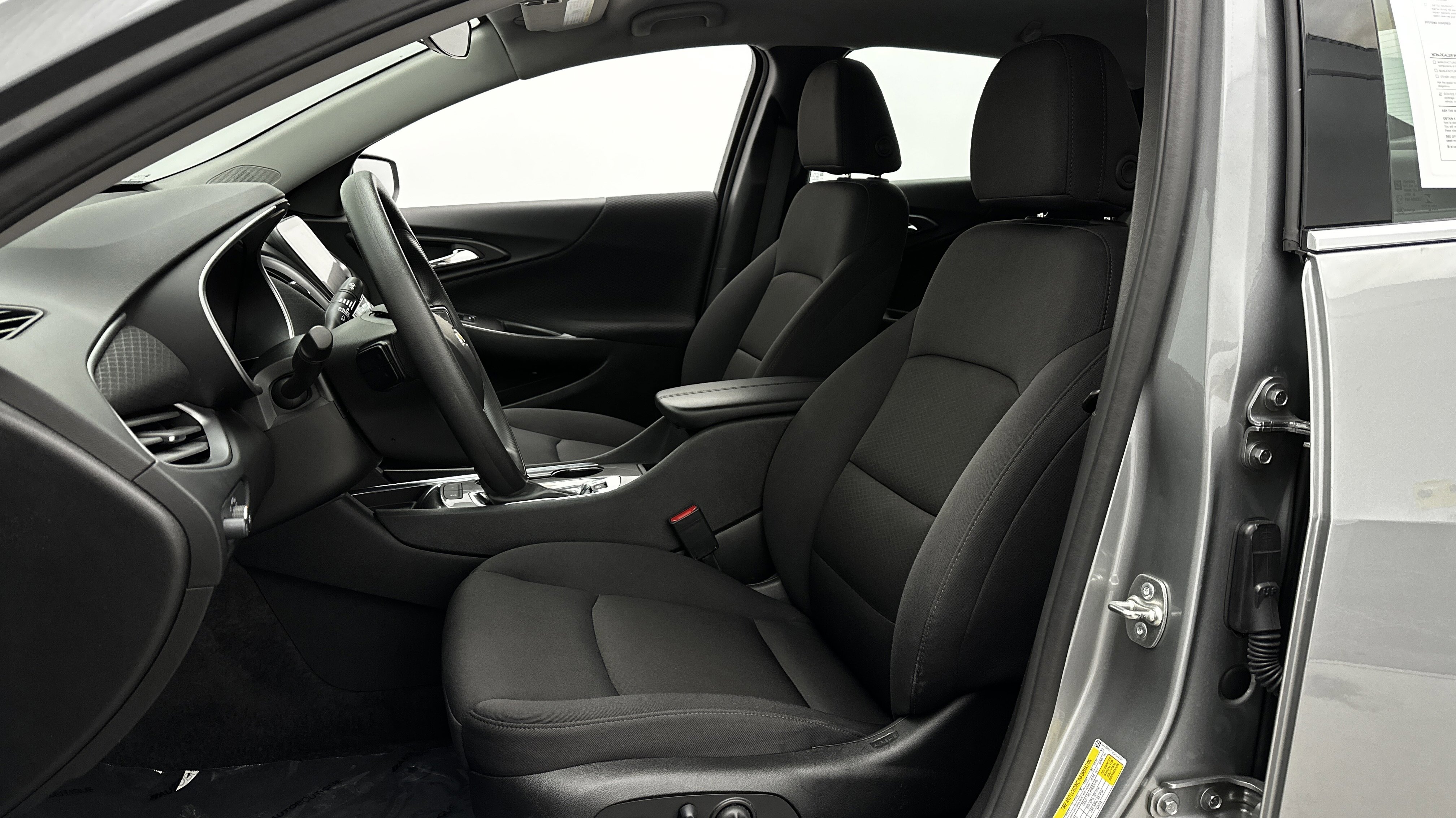 Used 2025 Chevrolet Malibu LT image 13