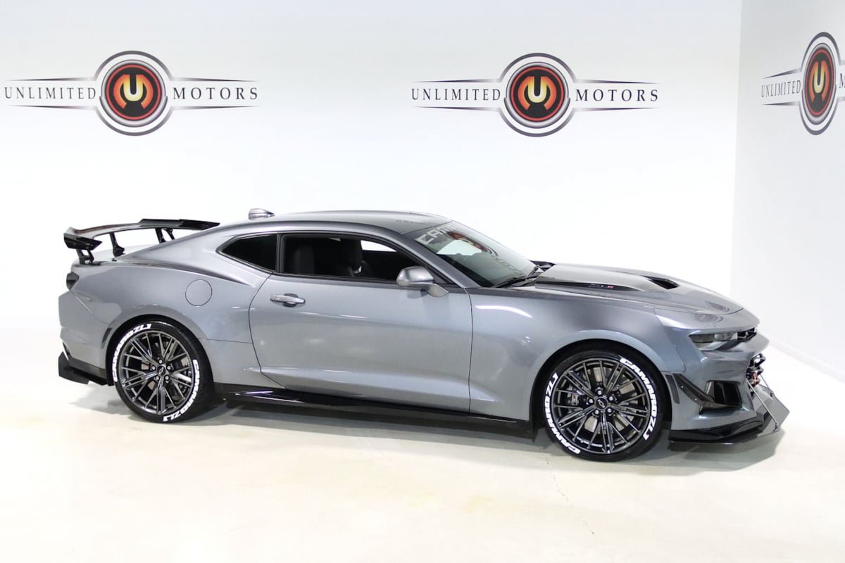 Used 2022 Chevrolet Camaro ZL1 RWD image 6
