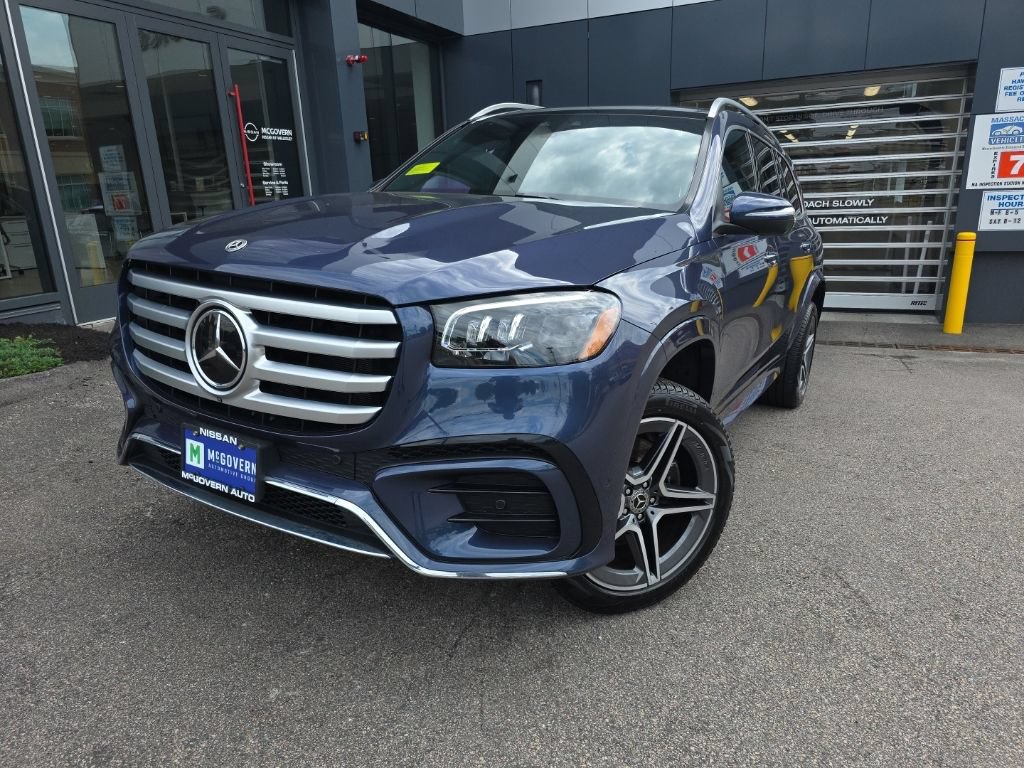 Used 2024 Mercedes-Benz GLS 450 4MATIC image 2