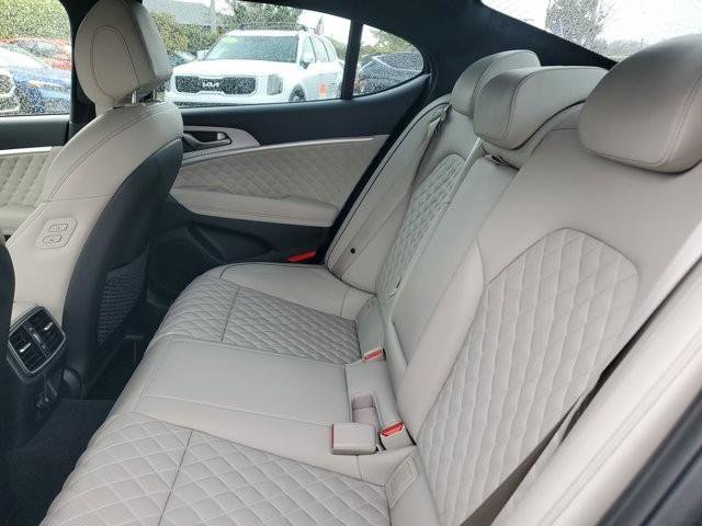 Used 2023 Genesis G70 3.3T w/ Sport Prestige Package image 18