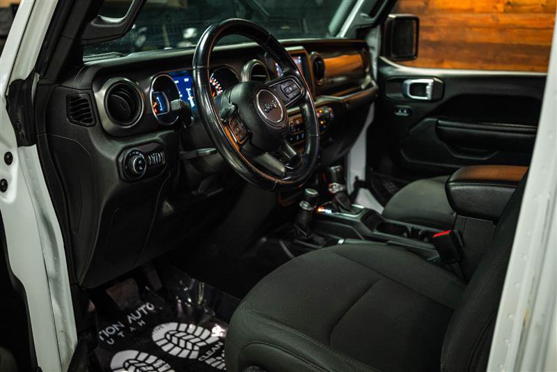 Used 2021 Jeep Gladiator Sport AWD/4WD image 8