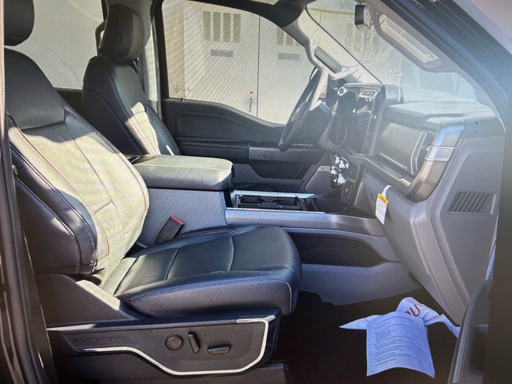 Used 2024 Ford F250 Platinum image 7