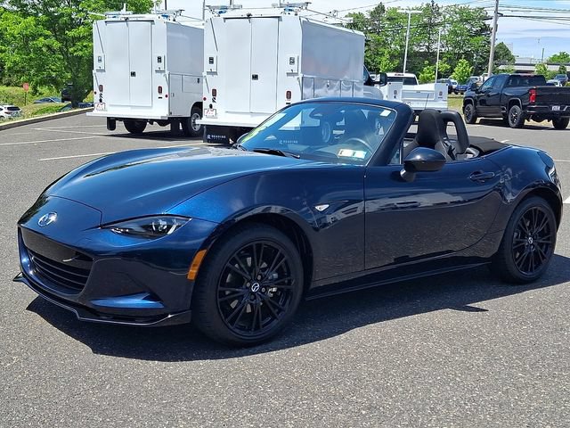 Used 2025 MAZDA MX-5 Miata Club w/ Weather Package RWD image 3