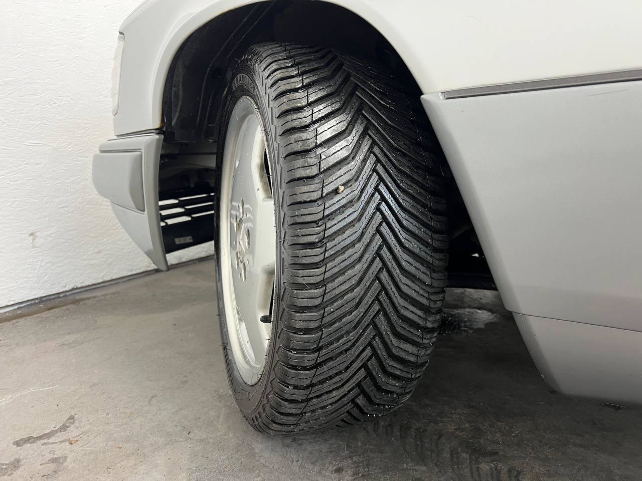 Used 1995 Mercedes-Benz E 320 Sedan image 24