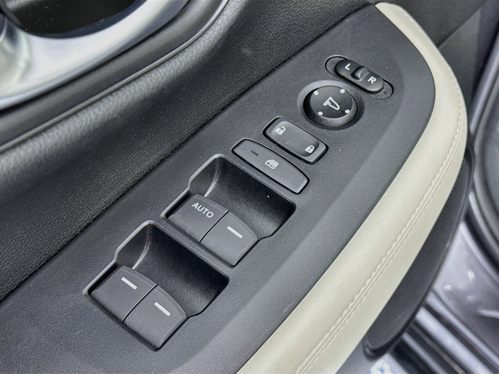 Certified 2024 Honda HR-V LX image 17