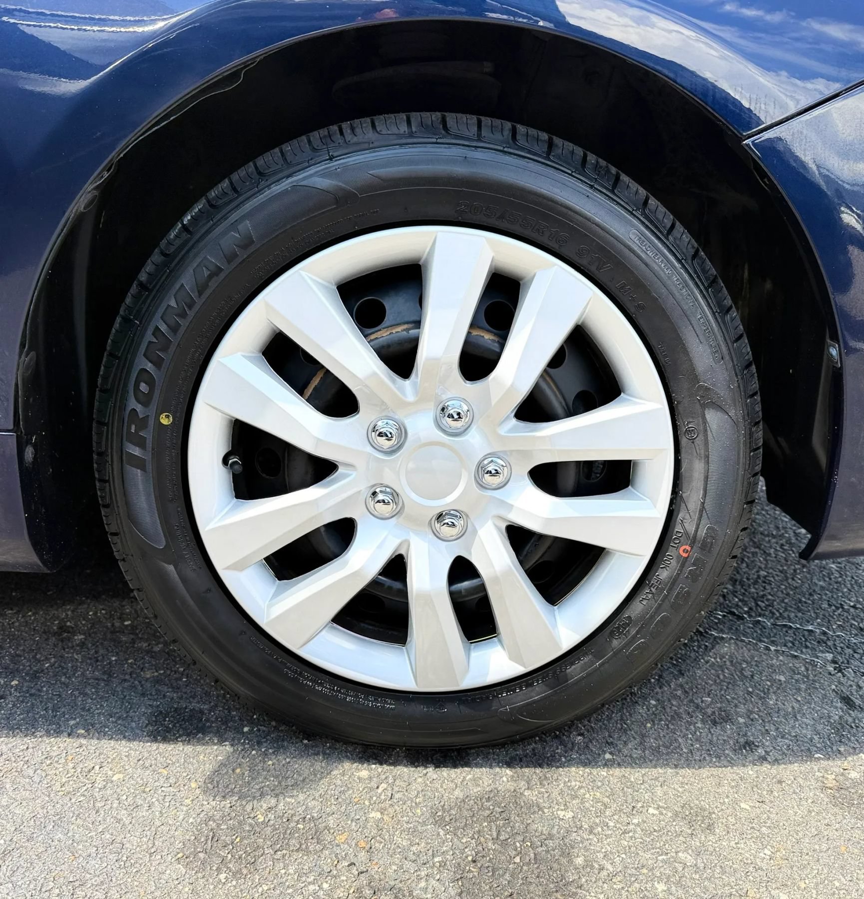 Used 2012 Toyota Corolla LE FWD image 37