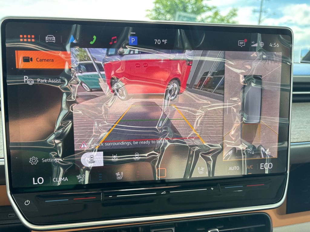 New 2025 Volkswagen ID. Buzz Pro S Plus AWD/4WD image 18