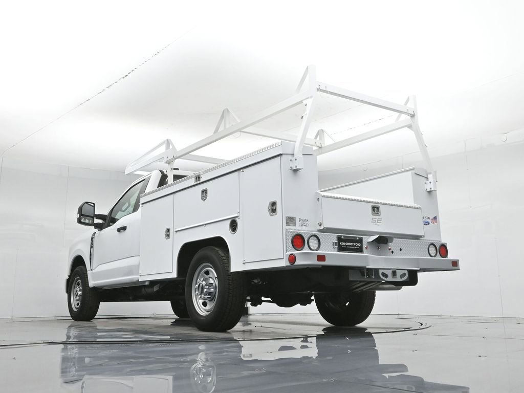 New 2025 Ford F350 XL w/ XL Chrome Package RWD image 47