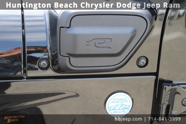 Used 2023 Jeep Wrangler Unlimited Sahara image 9