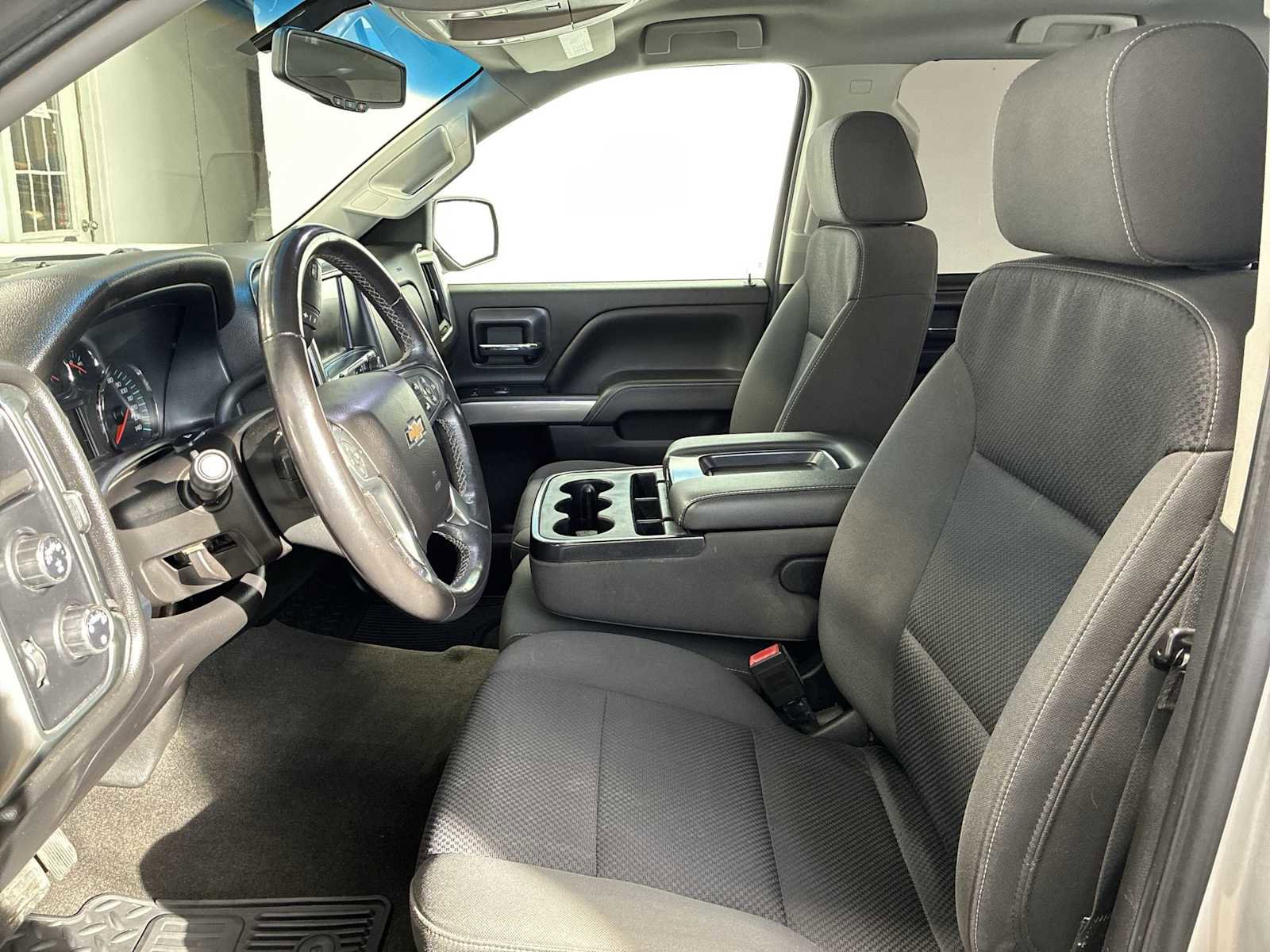 Used 2018 Chevrolet Silverado 1500 LT w/ Trailering Package AWD/4WD image 13