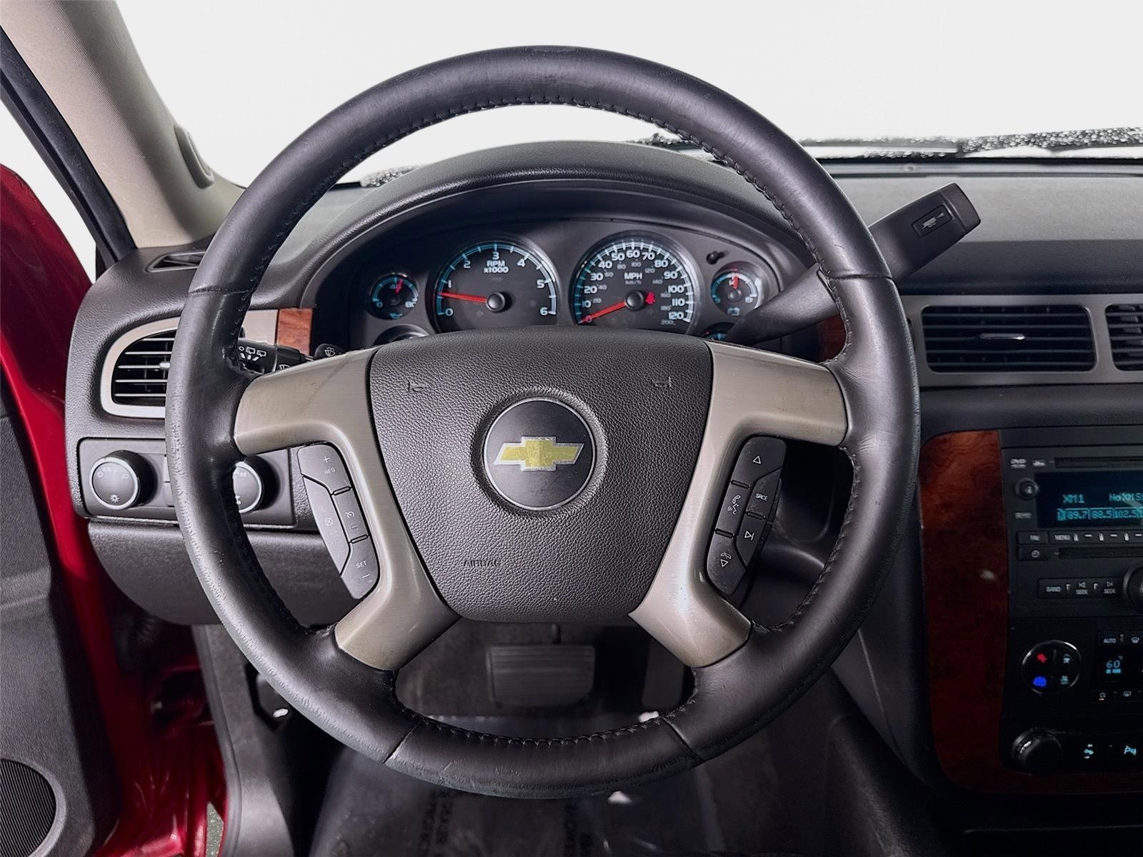 Used 2014 Chevrolet Suburban LT w/ Luxury Package AWD/4WD image 12