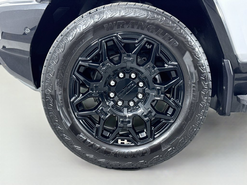 Used 2024 GMC Hummer EV 2X AWD/4WD image 12