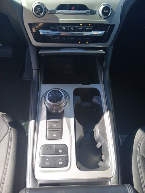 Used 2022 Ford Explorer XLT image 19