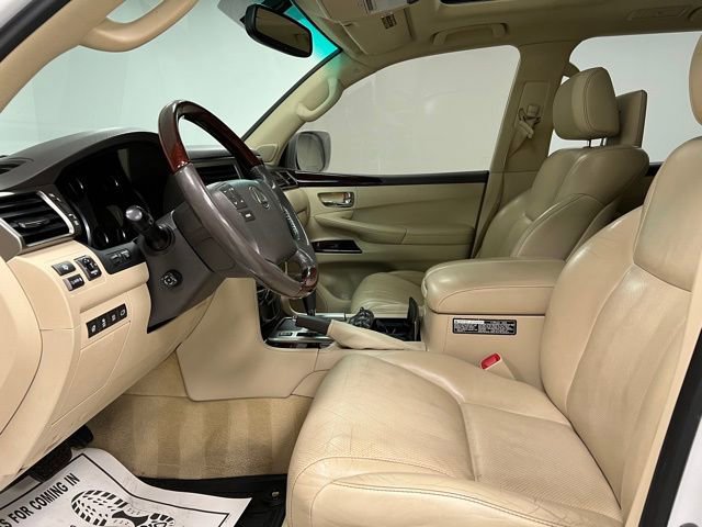 Used 2015 Lexus LX 570 4WD w/ Luxury Package image 20