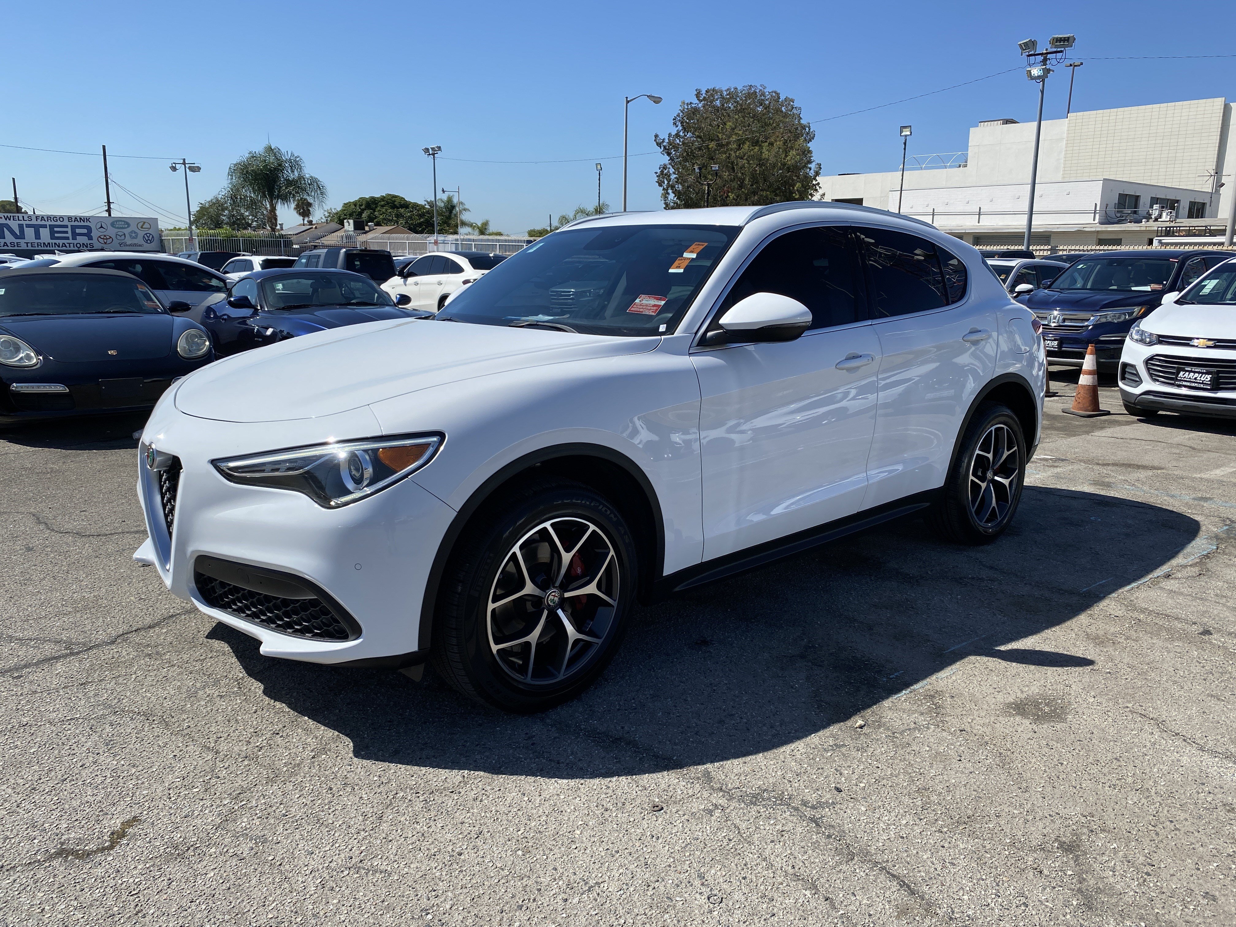 Used 2019 Alfa Romeo Stelvio Ti AWD/4WD image 2