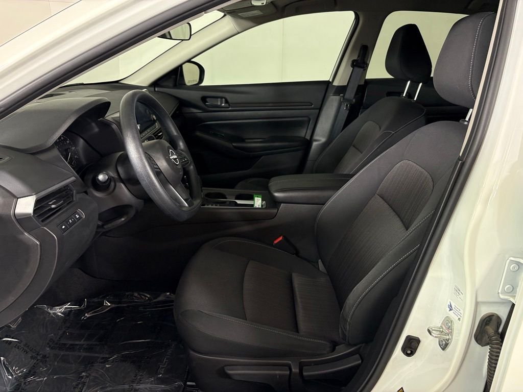 Used 2025 Nissan Altima 2.5 S FWD image 15