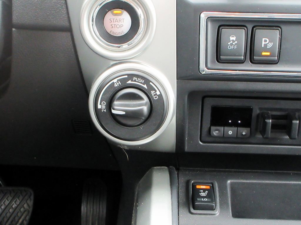 Used 2019 Nissan Titan PRO-4X w/ Pro-4x Convenience Package image 17