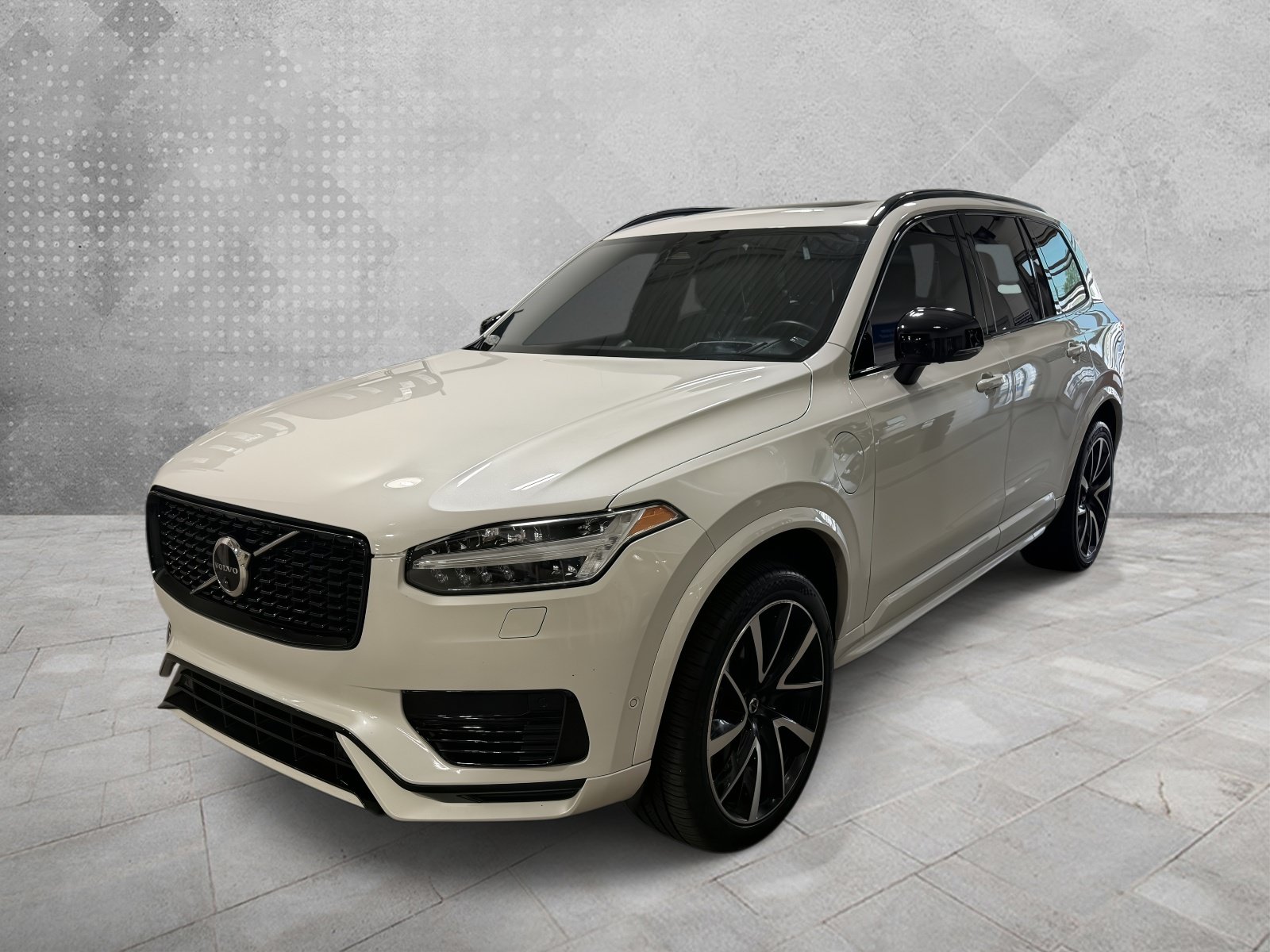 Used 2023 Volvo XC90 T8 Ultimate w/ Lounge Package AWD/4WD image 4