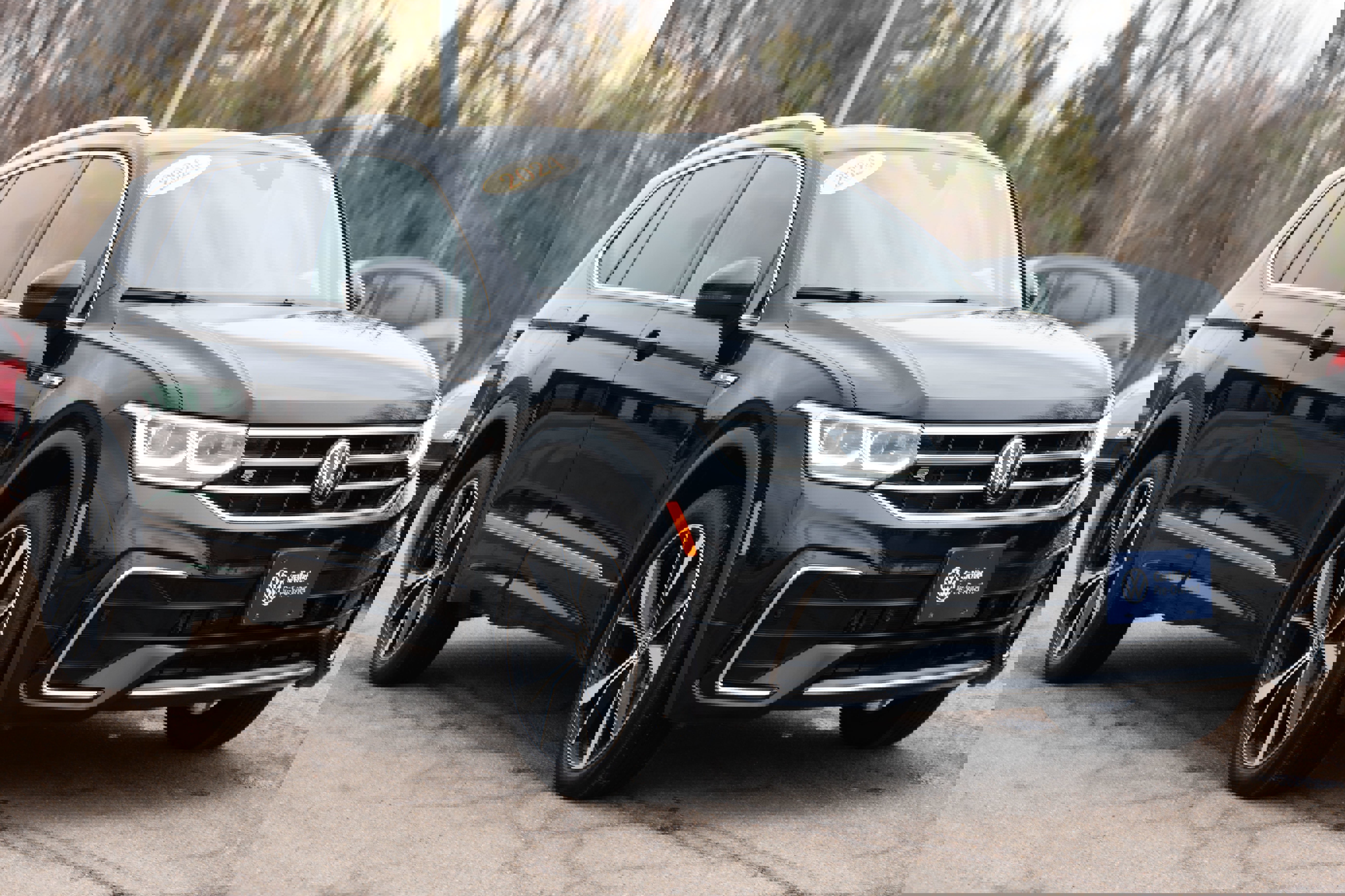 Certified 2024 Volkswagen Tiguan SEL R-Line image 8