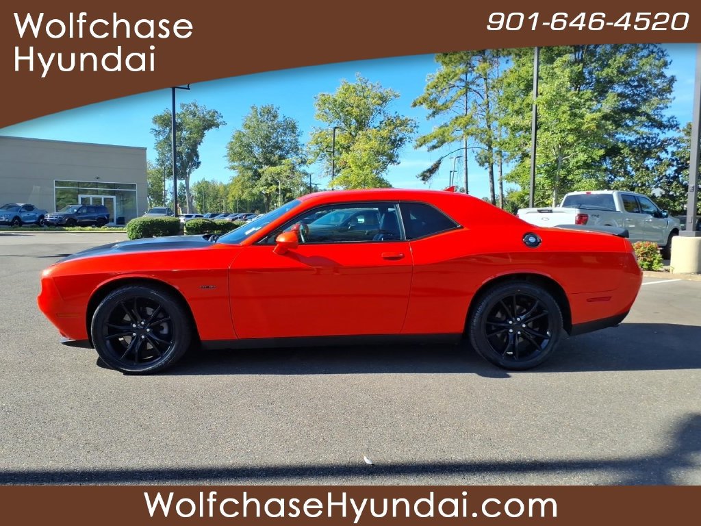 Used 2016 Dodge Challenger R/T Plus RWD image 2