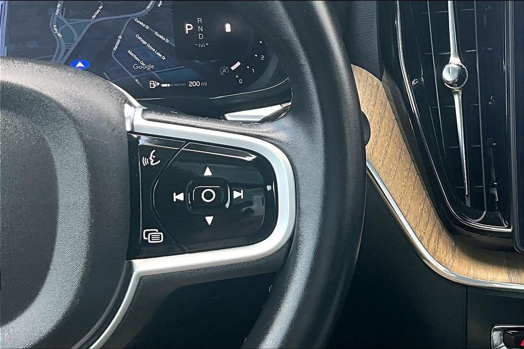 Certified 2026 Volvo XC60 B5 Plus AWD/4WD image 28