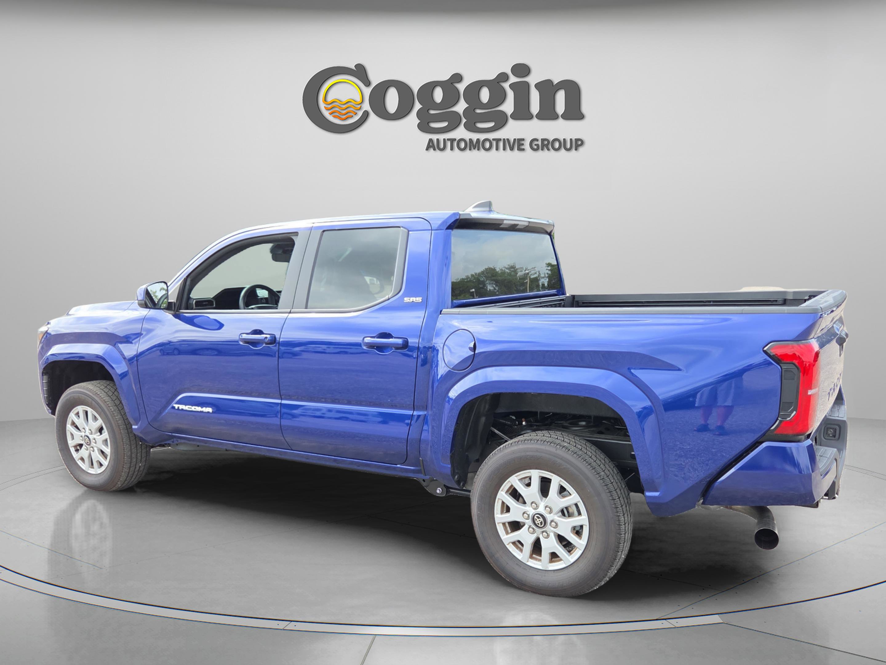 Used 2025 Toyota Tacoma SR5 RWD image 3