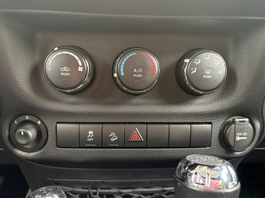 Used 2014 Jeep Wrangler Unlimited Sport w/ Quick Order Package 24S AWD/4WD image 16
