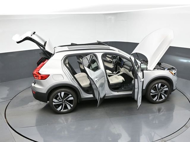 Used 2024 Volvo XC40 B5 Plus w/ Protection Package Premier image 47