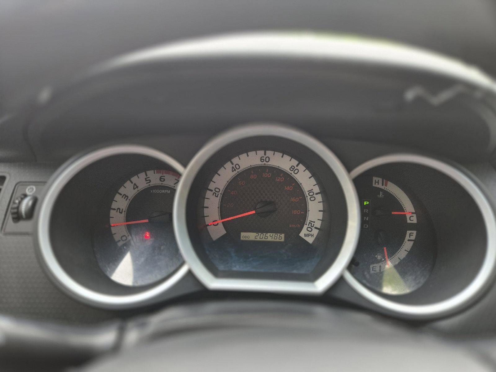 Used 2015 Toyota Tacoma PreRunner w/ SR5 Package RWD image 16