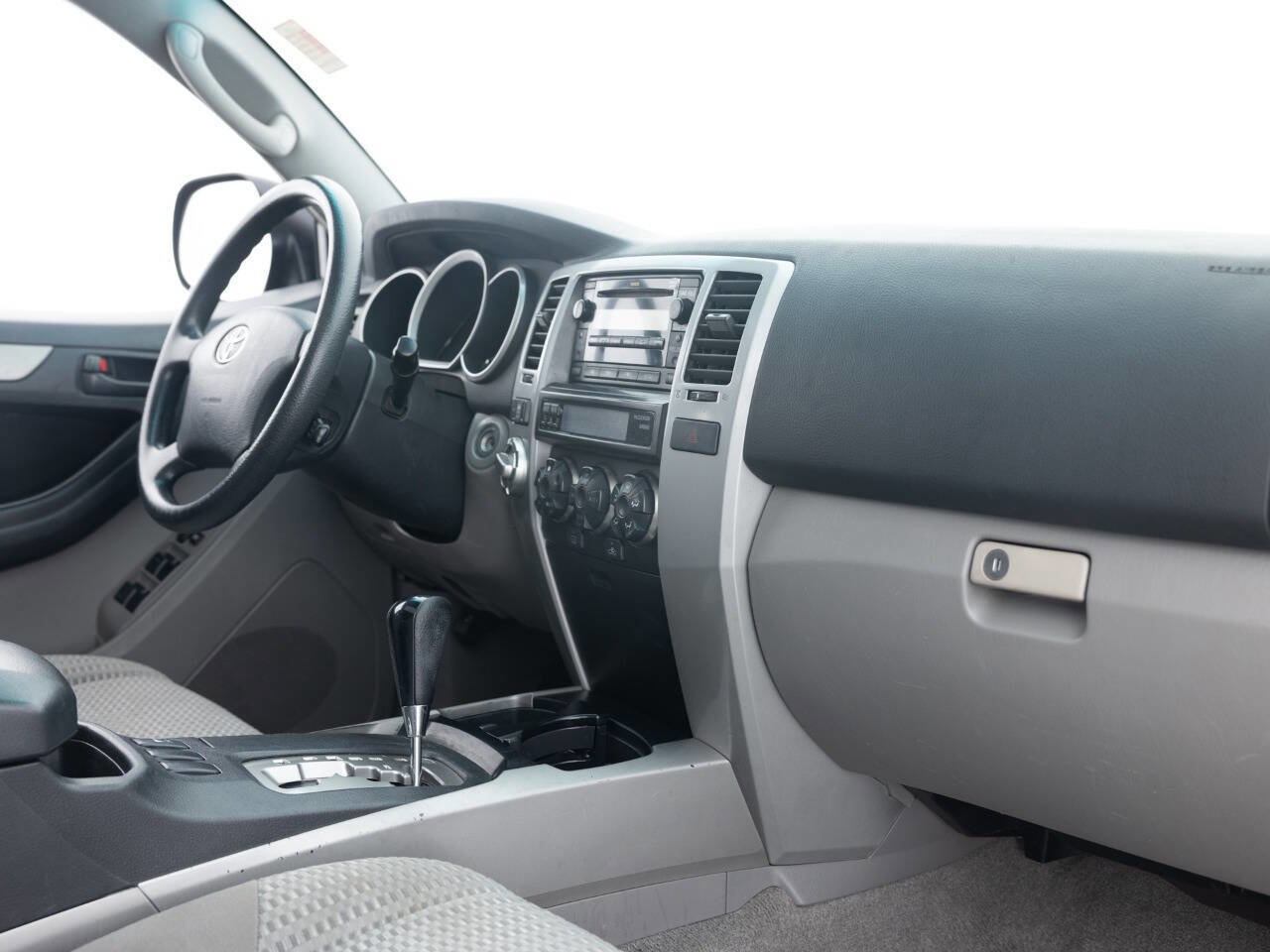 Used 2007 Toyota 4Runner SR5 AWD/4WD image 28
