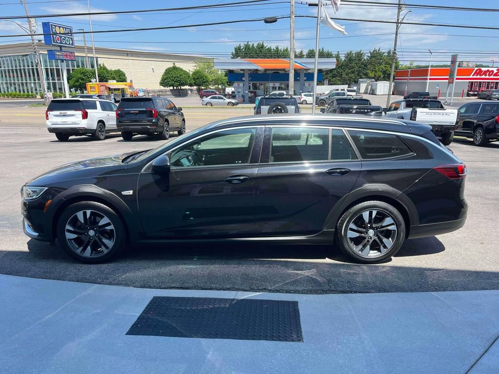 Used 2018 Buick Regal Preferred w/ Sights and Sounds Package AWD/4WD image 6