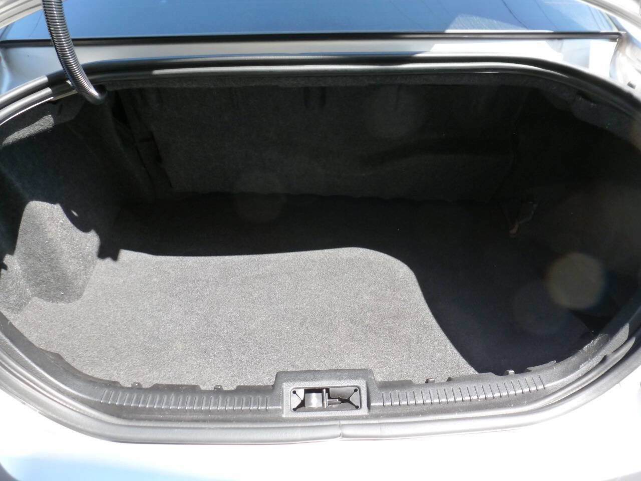 Used 2012 Ford Fusion Hybrid FWD image 15