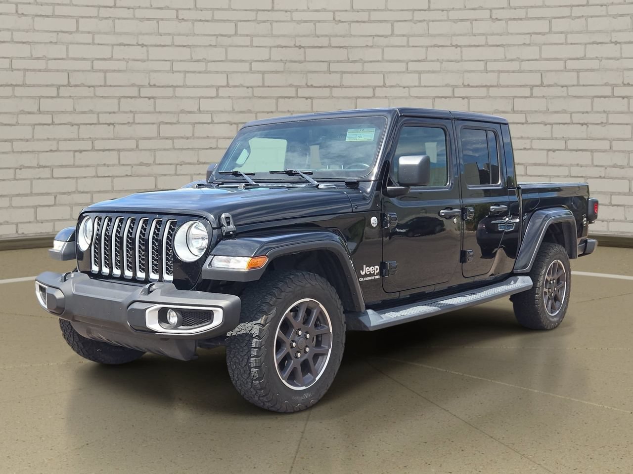 Used 2021 Jeep Gladiator Overland AWD/4WD image 1