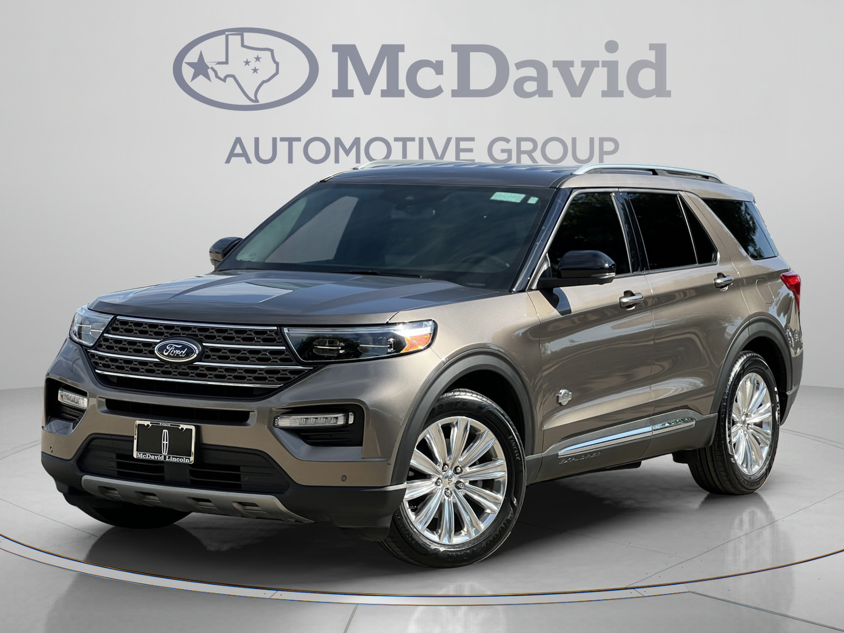 Used 2021 Ford Explorer King Ranch w/ Premium Technology Package RWD image 2