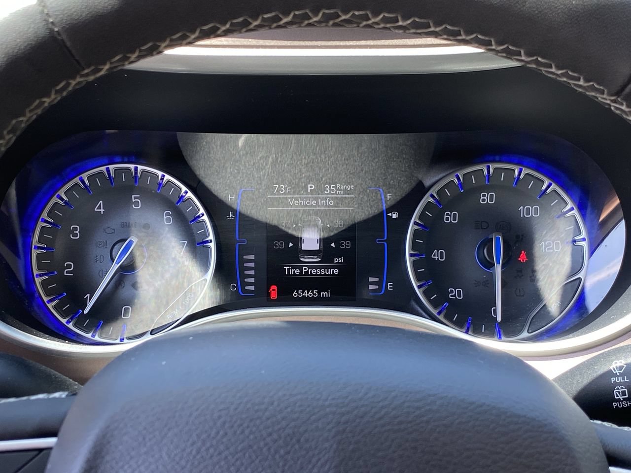 Used 2023 Chrysler Voyager LX FWD image 10