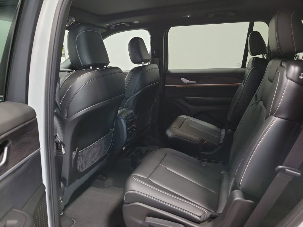New 2025 Jeep Grand Cherokee L Limited w/ Black Appearance Package image 12